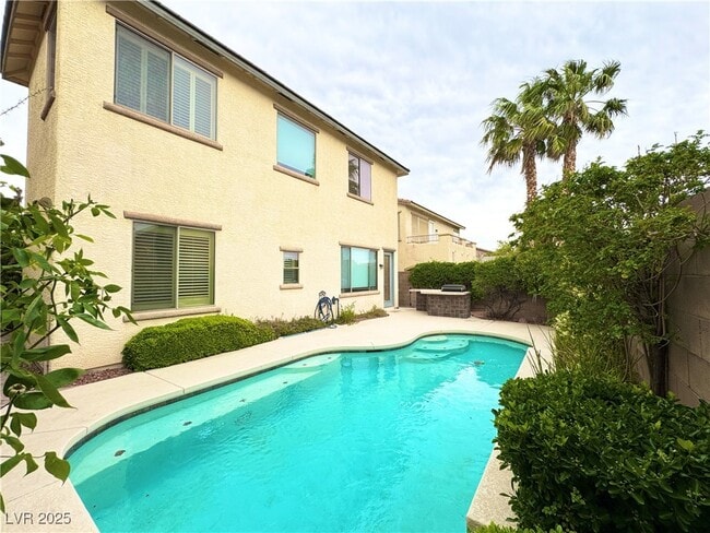 property at 11233 Newbury Hills Ave