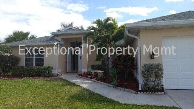 2130 Cape Coral Pky W in Cape Coral, FL - Building Photo - Building Photo