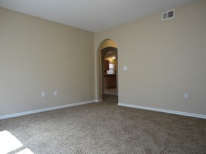 12925 Kings Lake Dr in Gibsonton, FL - Building Photo - Building Photo