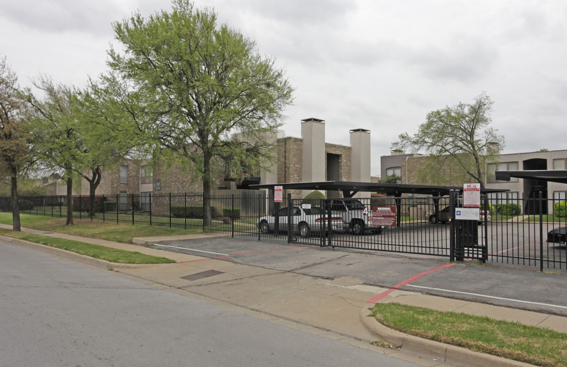 Boca Club Condos in Fort Worth, TX - Building Photo