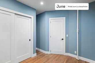 Private bedroom in 4 bed/2 bath Home in New York, NY - Building Photo - Building Photo