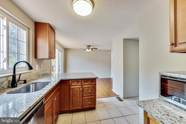 11141 Captain's Walk Ct in North Potomac, MD - Building Photo - Building Photo