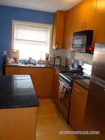 461 Park Dr, Unit 404 in Boston, MA - Foto de edificio - Building Photo