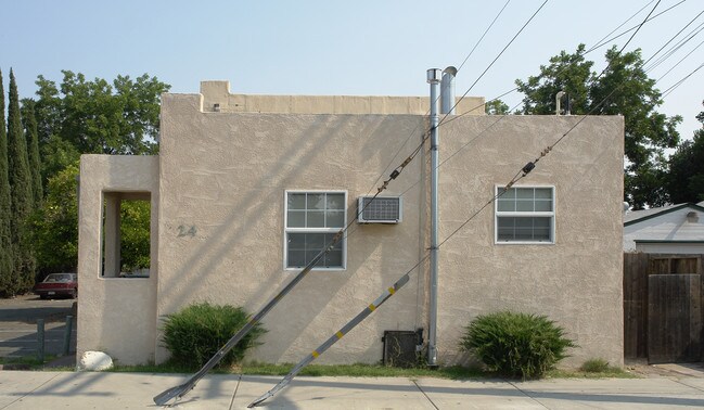 624 W 14th St in Antioch, CA - Foto de edificio - Building Photo