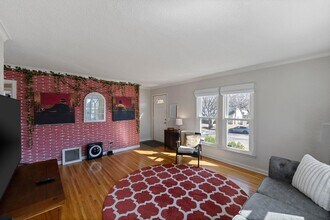 2901 Zenith Ave N in Minneapolis, MN - Foto de edificio - Building Photo