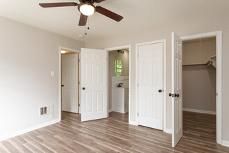 306 N Jackson St in Salisbury, NC - Building Photo - Interior Photo