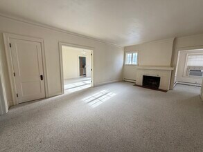 1155 N Cherry St in Galesburg, IL - Foto de edificio - Building Photo