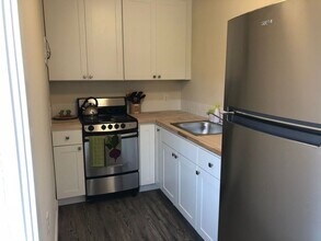 Hilltop Apartments in Tacoma, WA - Building Photo - Building Photo