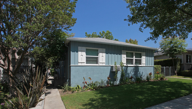 563-569 E Providencia Ave in Burbank, CA - Building Photo - Building Photo