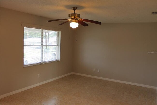 1641 Lucy Terry Ave in Apopka, FL - Foto de edificio - Building Photo