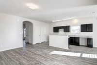 738 Nichols Dr photo'