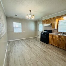 6311 Real St in Groves, TX - Building Photo - Building Photo