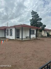 1205 Hardaway St in El Paso, TX - Building Photo - Building Photo