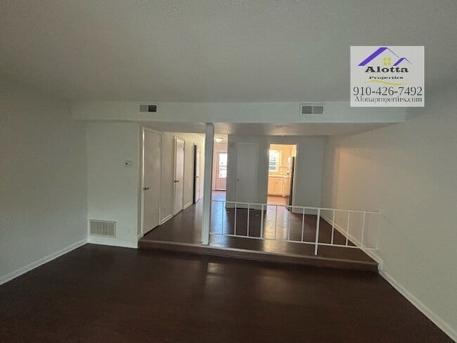 573 Winding Creek Rd in Fayetteville, NC - Building Photo - Building Photo