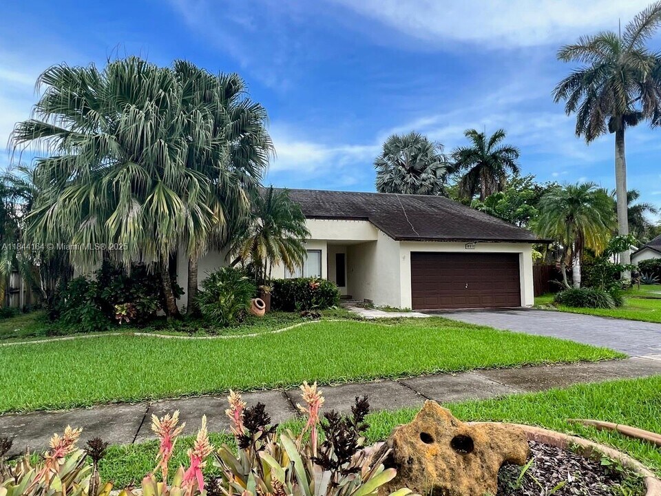 10511 SW 145th Ct in Miami, FL - Building Photo