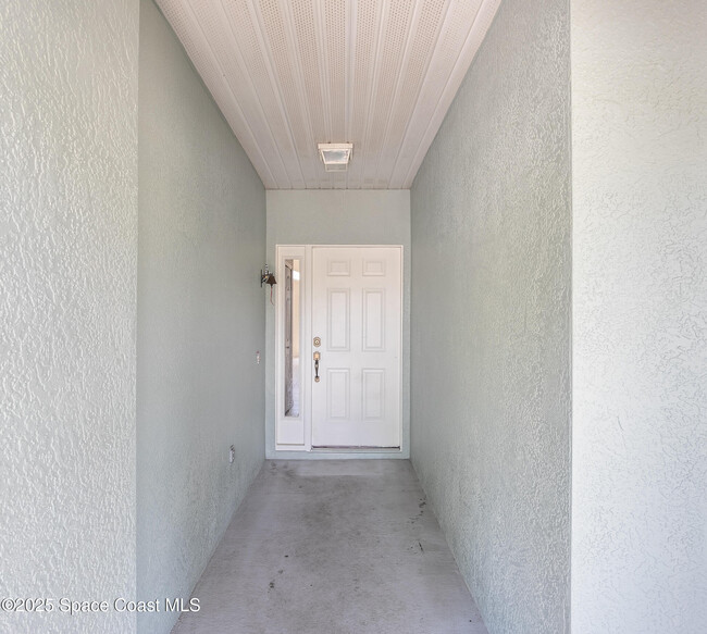 1203 Creek Side Cir in Rockledge, FL - Building Photo - Building Photo