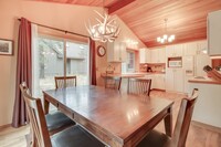 57690 Poplar Ln in Sunriver, OR - Foto de edificio - Building Photo