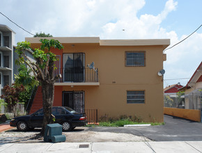 729 SW 2nd St in Miami, FL - Building Photo - Building Photo