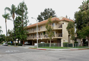 1202 N Van Ness Ave Apartments