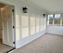 156 S Main St in Suffield, CT - Building Photo - Building Photo