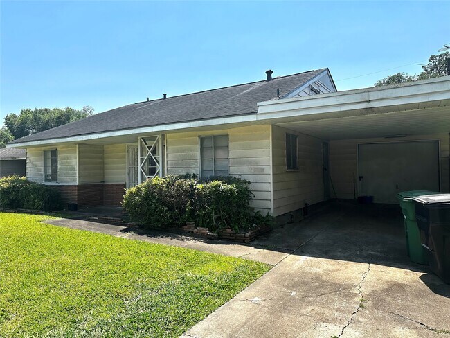 property at 5210 Stuyvesant Ln