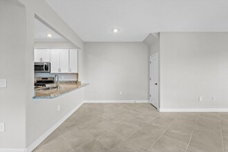 15043 Sunny Day Dr in Bradenton, FL - Building Photo - Building Photo