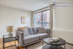 123 E 54th St, Unit SI FL8-ID1250 in New York, NY - Building Photo