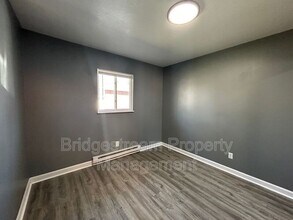2101 Val Vista Ct in Dayton, OH - Building Photo - Building Photo