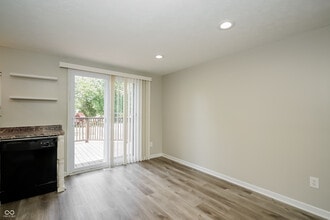 7516 Inverness Dr in Indianapolis, IN - Building Photo - Building Photo