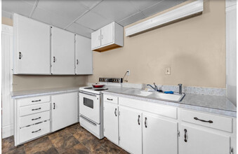 164 S Washington St, Unit 2 in Waterloo, WI - Foto de edificio - Building Photo