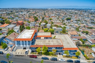 740 W. 24th St. in San Pedro, CA - Building Photo