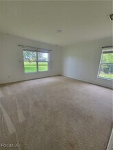 8111 Penta Ct in Lehigh Acres, FL - Foto de edificio - Building Photo