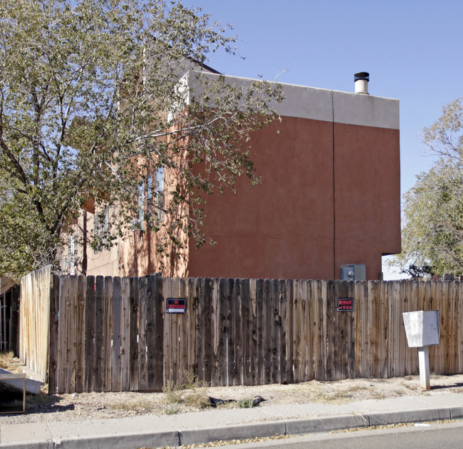 415 Tennessee St SE in Albuquerque, NM - Building Photo - Building Photo