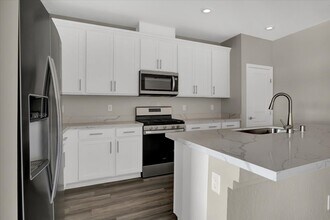 510 Fairview Hills St in Las Vegas, NV - Building Photo - Building Photo