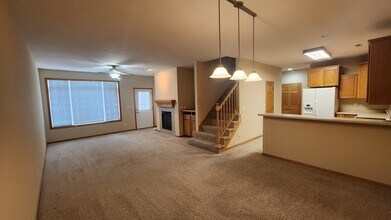 1208 SE Birch Ln in Ankeny, IA - Building Photo - Building Photo