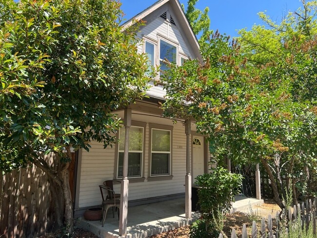property at 1033 E Main St