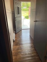 212 29th St, Unit Apt 2 in Wheeling, WV - Foto de edificio - Building Photo