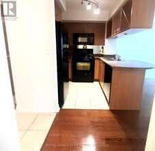 4090 Living Arts Dr in Mississauga, ON - Building Photo - Building Photo