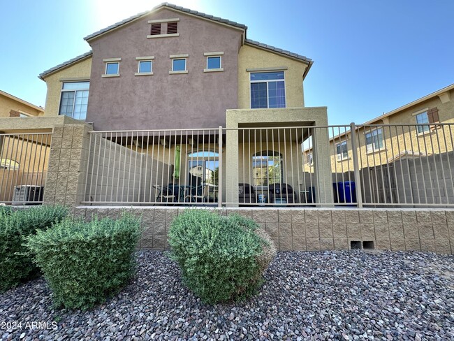 1350 GREENFIELD Rd in Mesa, AZ - Foto de edificio - Building Photo