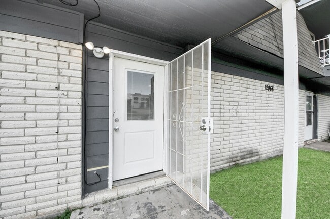 property at 12068 Beechnut St