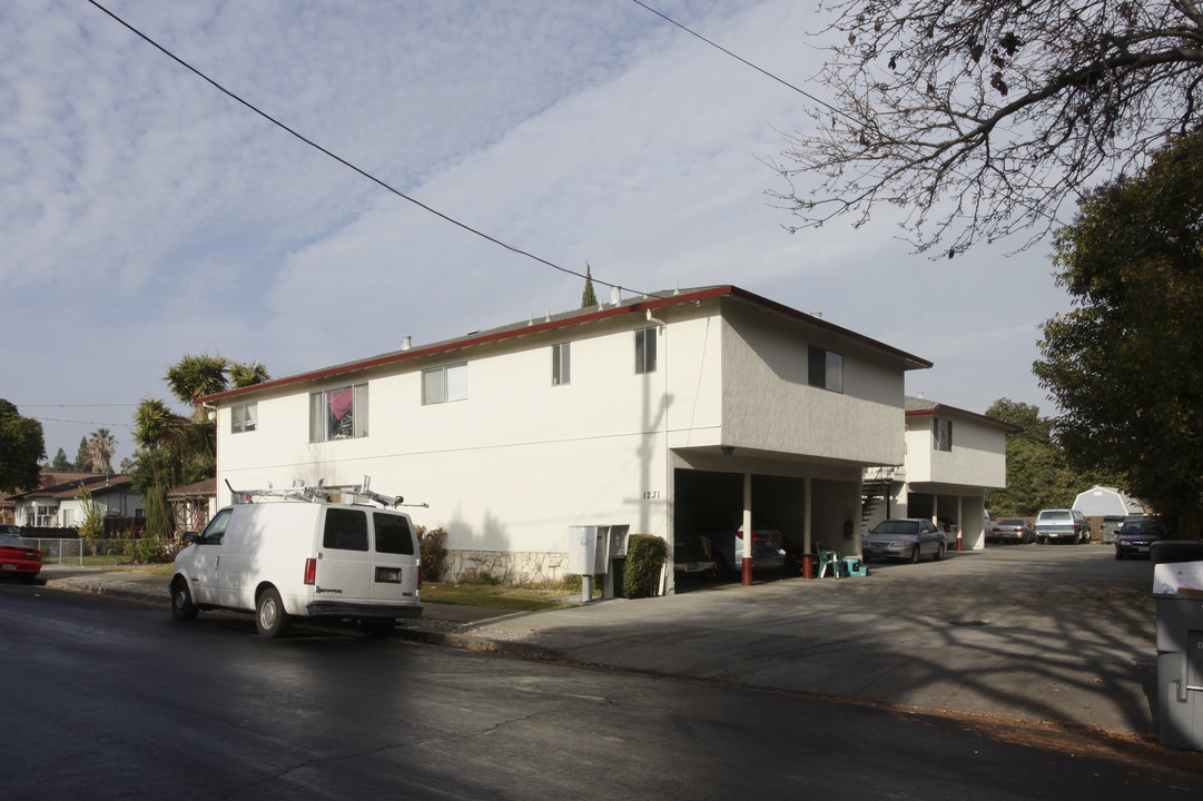 1231 Warburton Ave in Santa Clara, CA - Building Photo