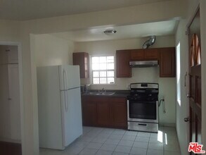 2117 S Marvin Ave in Los Angeles, CA - Building Photo - Building Photo