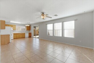 2413 E Hazeltine Way in Chandler, AZ - Building Photo - Building Photo