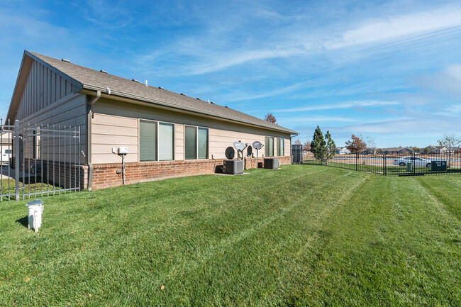 13621 Hunters View St in Wichita, KS - Foto de edificio - Building Photo