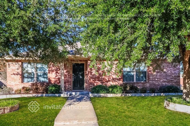 property at 3878 Pinebluff Ln