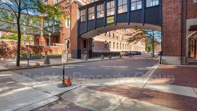 200 River Pl Dr in Detroit, MI - Building Photo - Building Photo