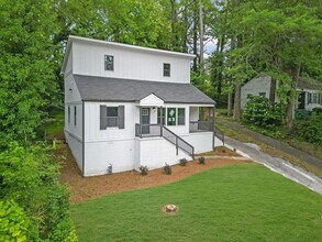 1080 Westmont Rd SW in Atlanta, GA - Building Photo - Building Photo
