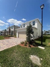 12222 SW Myrtle Oak Dr in Port St. Lucie, FL - Building Photo - Building Photo