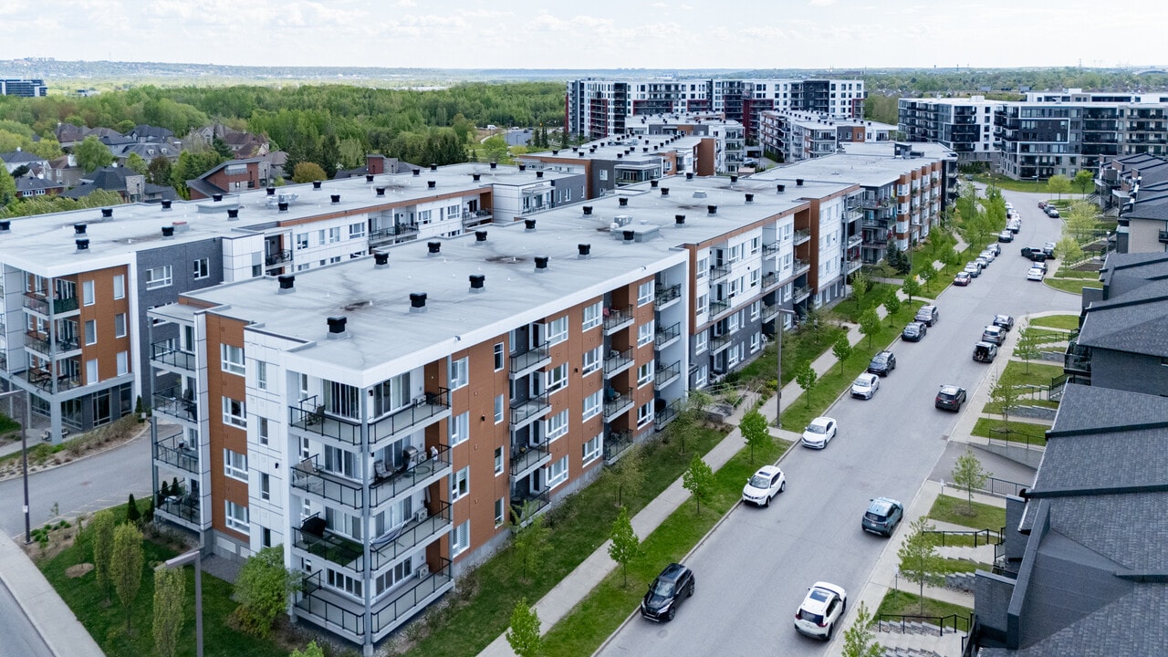 Les Façades du Mesnil in Québec, QC - Building Photo