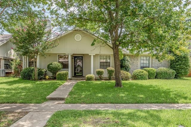 property at 2829 London Ln